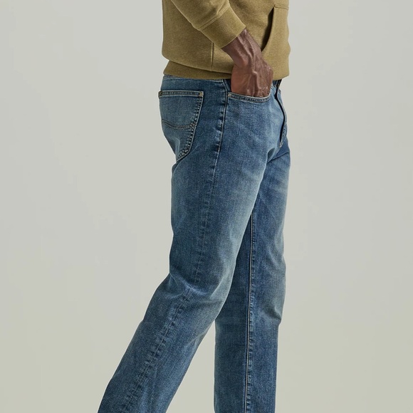 Mens Lee Extreme Motion Athletic Fit Jeans - Picture 3 of 8